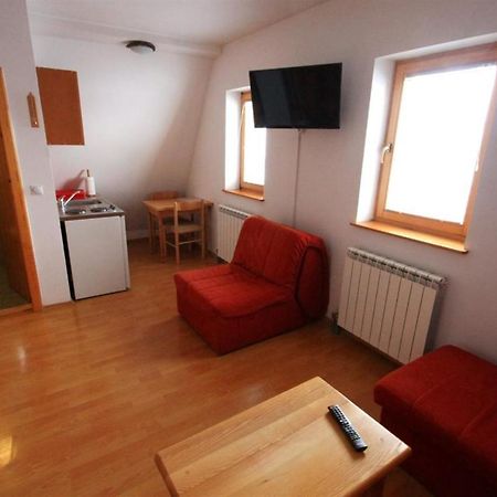 יהורינה Apartments Prijatelji מראה חיצוני תמונה