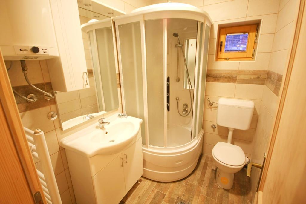 יהורינה Apartments Prijatelji מראה חיצוני תמונה