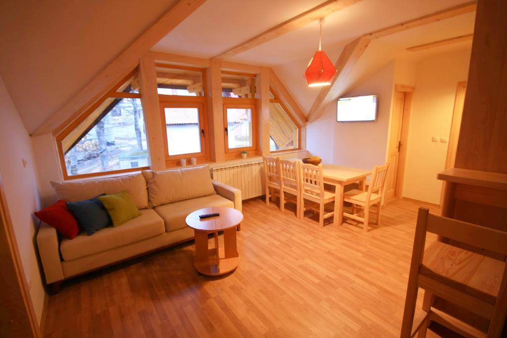 יהורינה Apartments Prijatelji מראה חיצוני תמונה