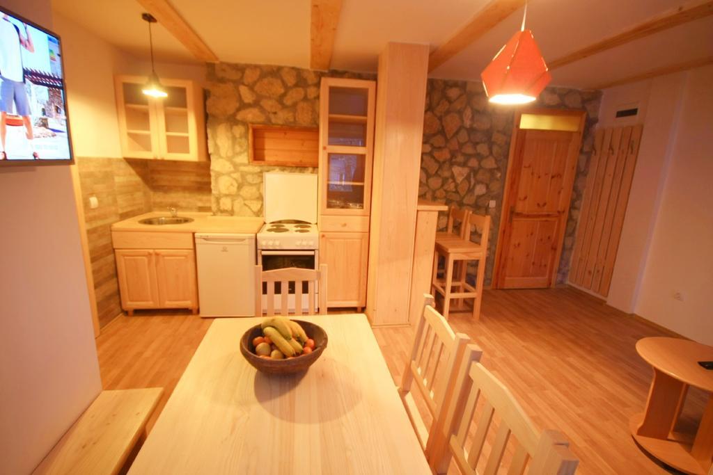 יהורינה Apartments Prijatelji מראה חיצוני תמונה