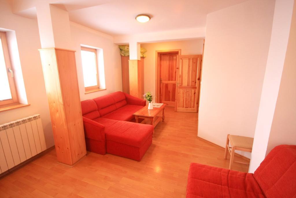 יהורינה Apartments Prijatelji מראה חיצוני תמונה