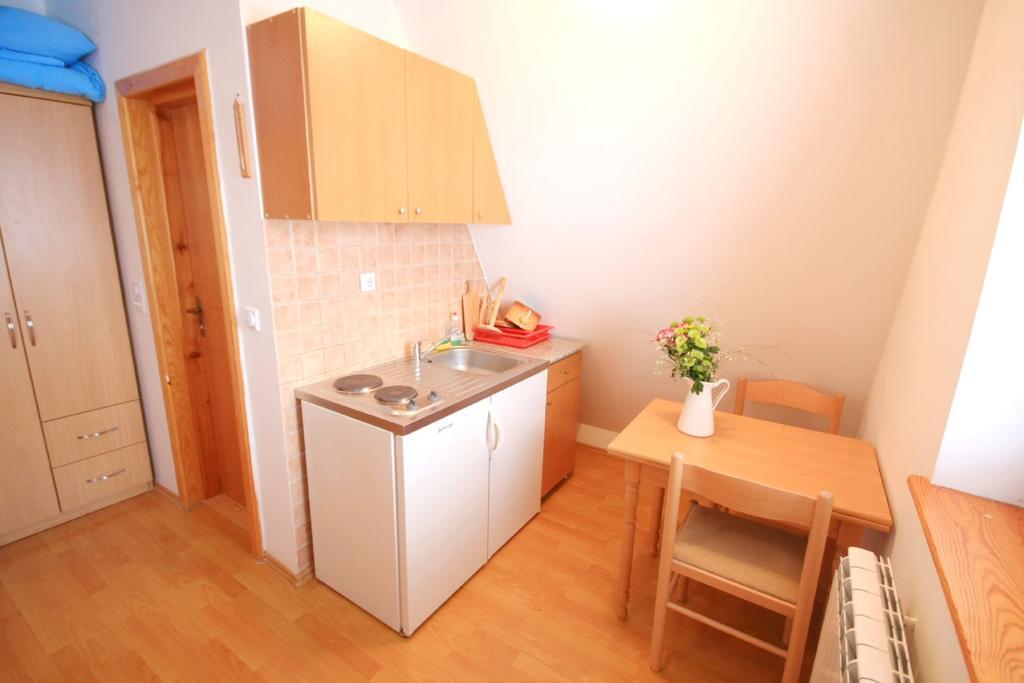 יהורינה Apartments Prijatelji מראה חיצוני תמונה