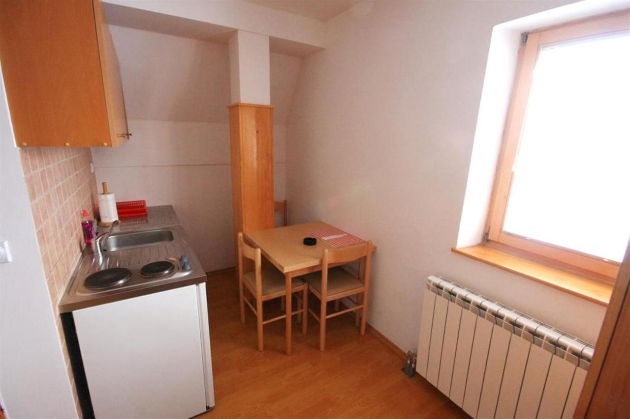 יהורינה Apartments Prijatelji מראה חיצוני תמונה