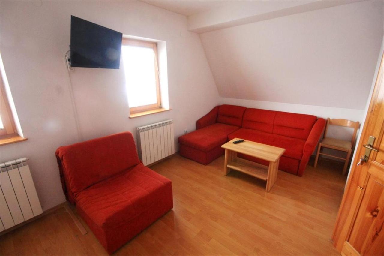 יהורינה Apartments Prijatelji מראה חיצוני תמונה