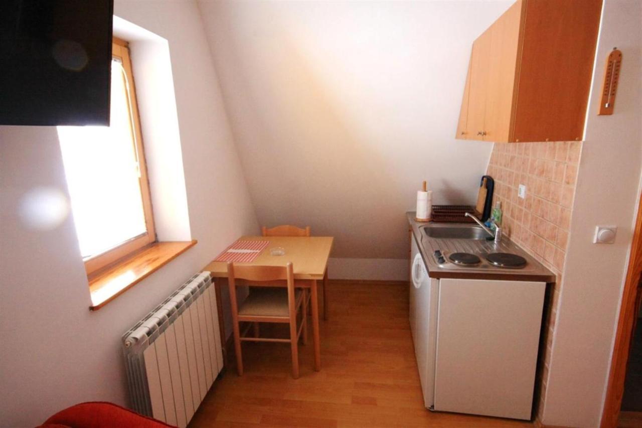 יהורינה Apartments Prijatelji מראה חיצוני תמונה